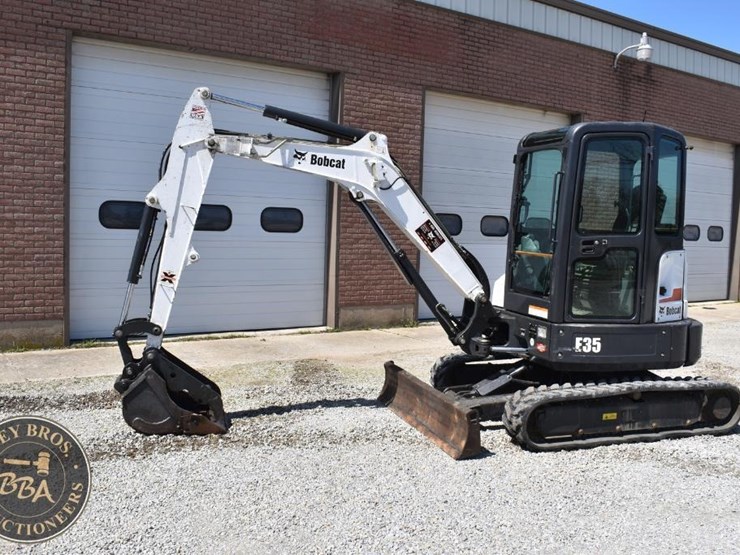 2014-bobcat-e35-image-13