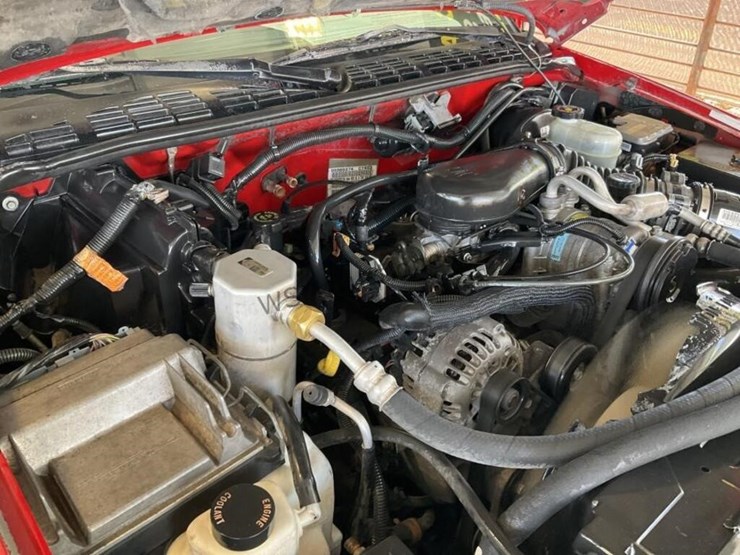 2001-chevrolet-s10-image-12