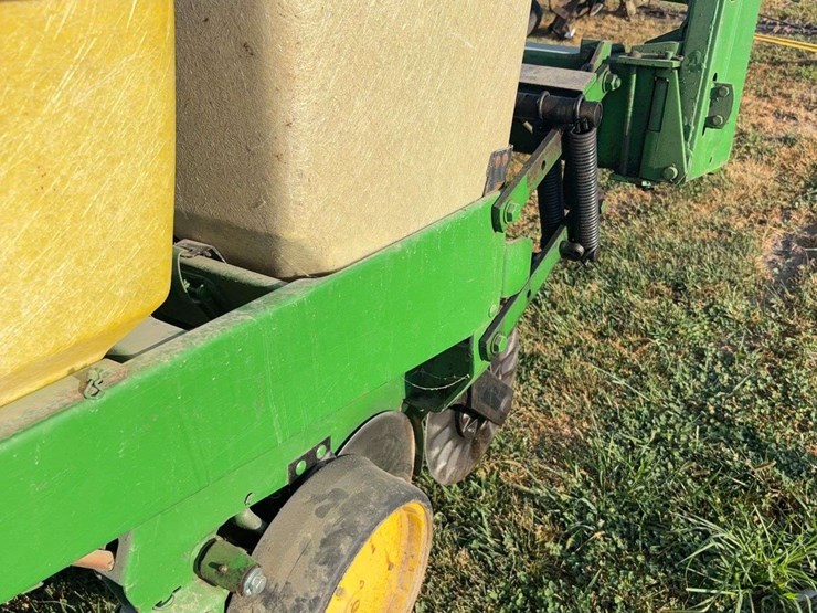 john-deere-7000-image-12