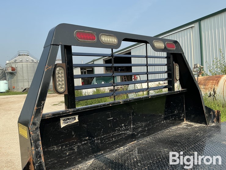 2018-chevrolet-3500-image-9