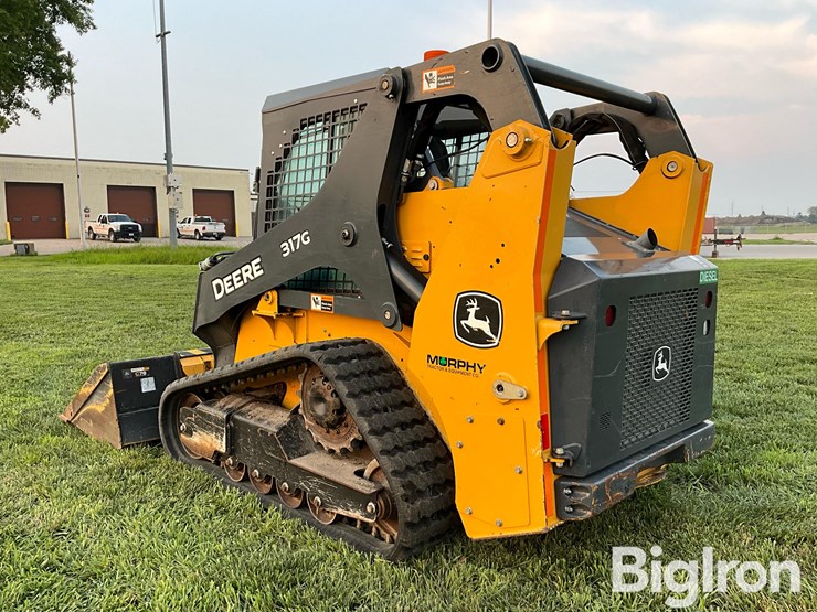 2017-deere-317g-image-7