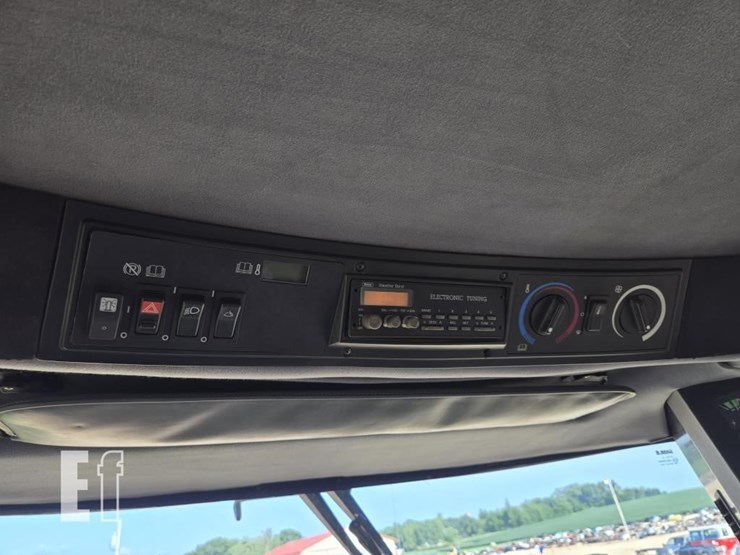 2000-case-ih-2388-image-34
