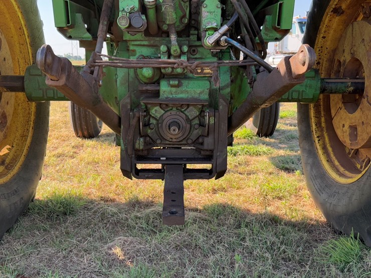 john-deere-4240-image-10
