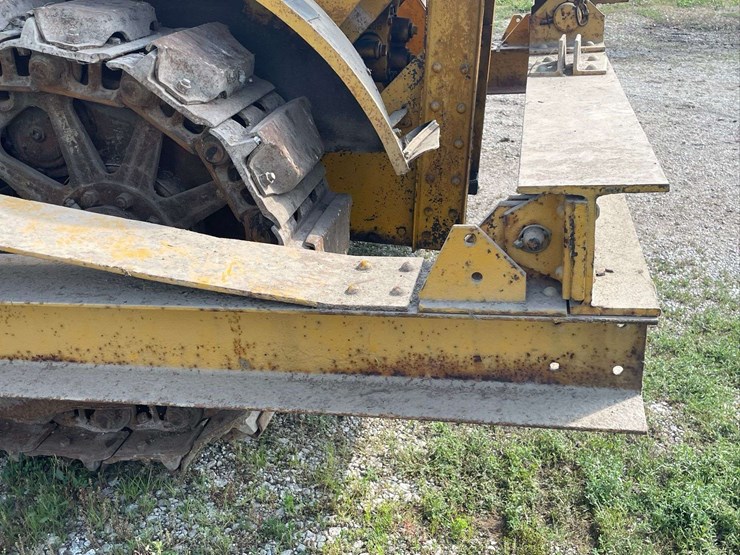 caterpillar-sixty-image-74