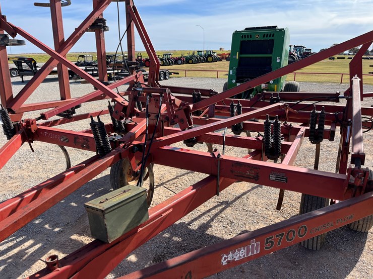 case-ih-5700-image-2