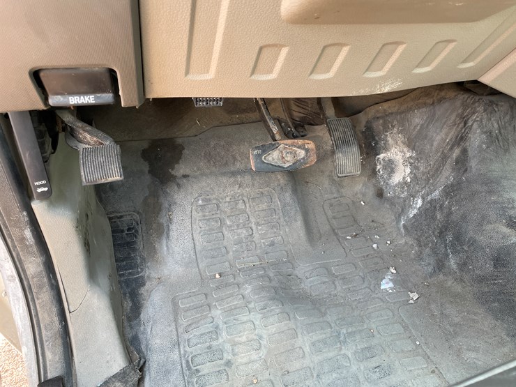 2010-ford-f250-xl-image-15