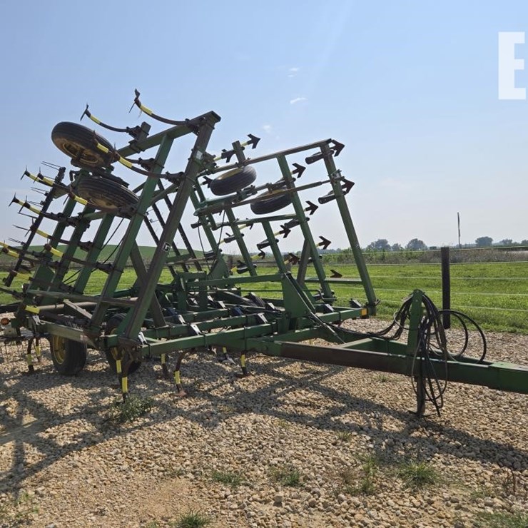 JOHN DEERE 33