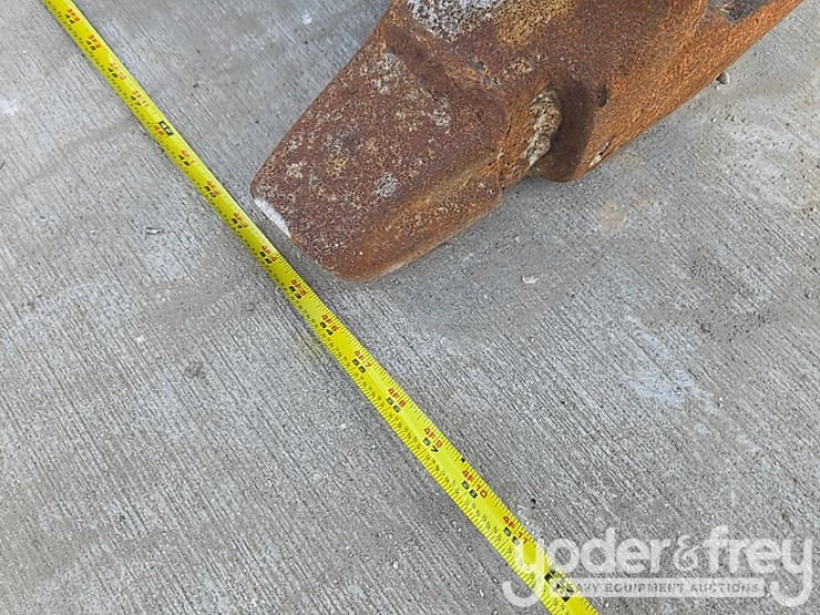 2015-caterpillar-329fl-image-28