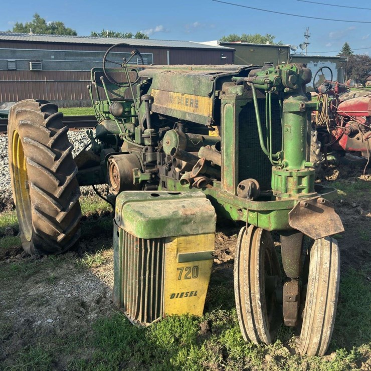 JOHN DEERE 720