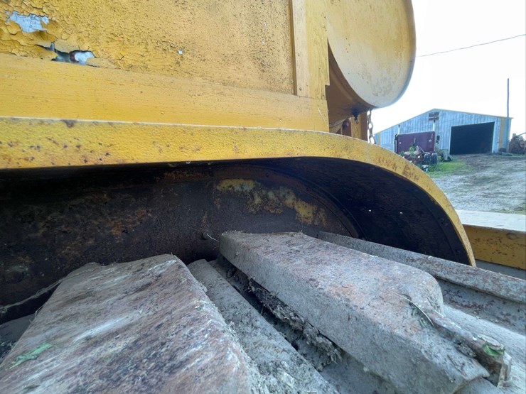 caterpillar-sixty-image-41