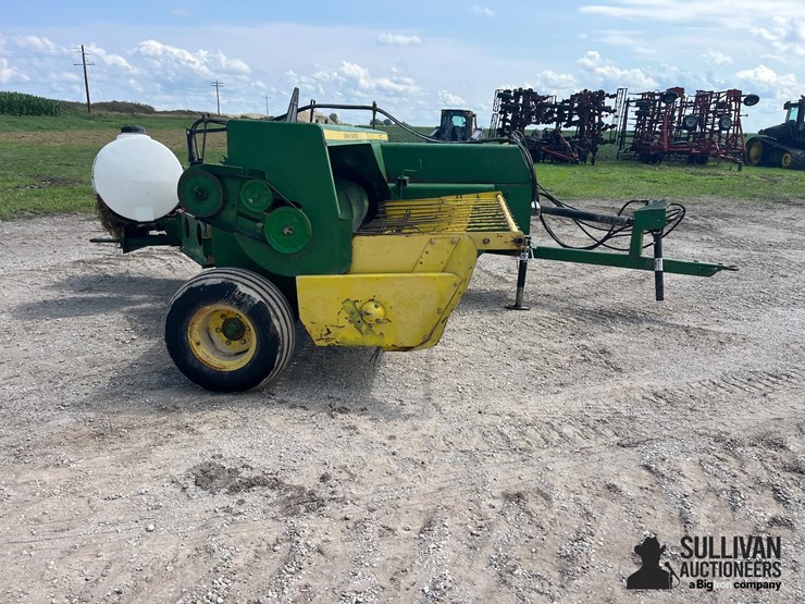 john-deere-337-image-4