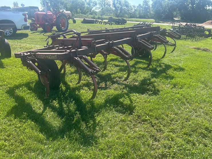 massey-ferguson-14-image-4