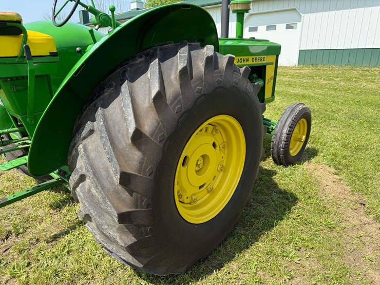 john-deere-820-image-19