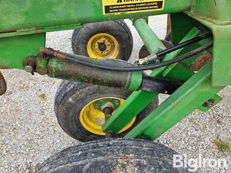 john-deere-630-image-17