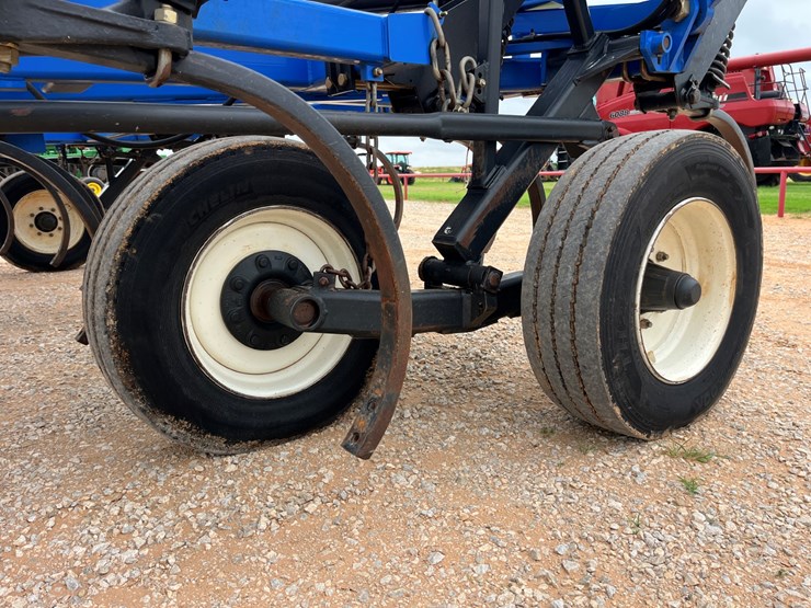 2014-new-holland-st830-image-18