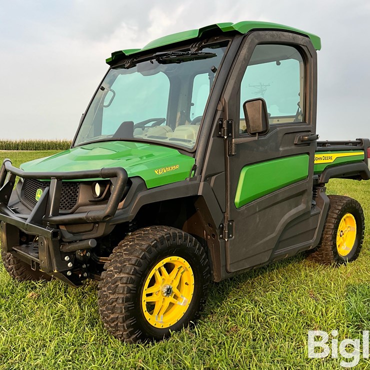 2021 JOHN DEERE GATOR