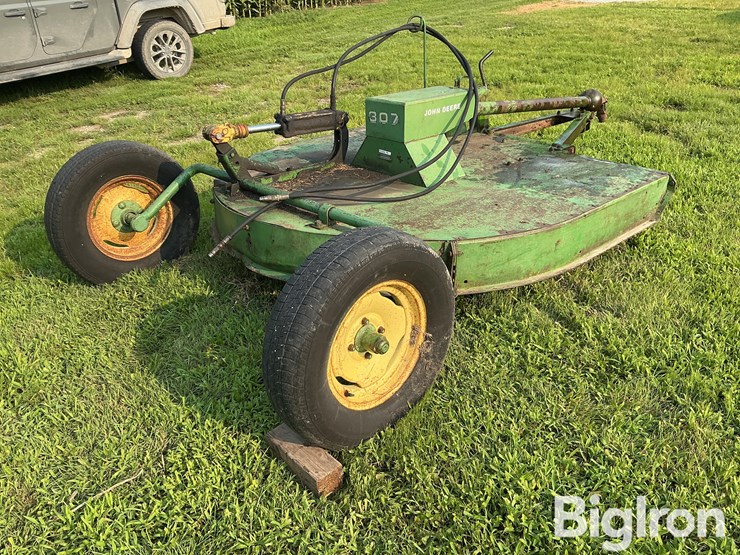 john-deere-307-image-5
