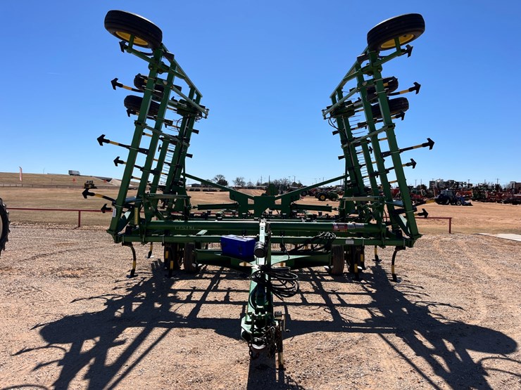 2009-john-deere-2210-image-4