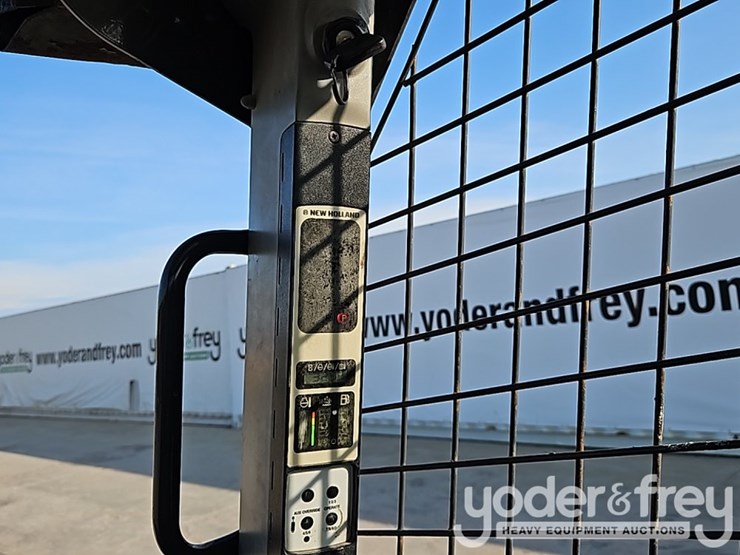 2020-new-holland-l234-image-26