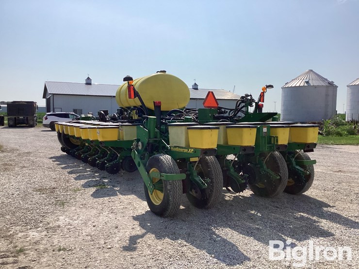 2006-john-deere-1770-image-7