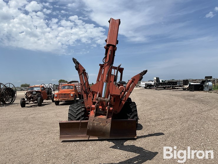 ditch-witch-r100-image-2