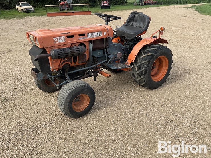 1976-kubota-b7100-image-1