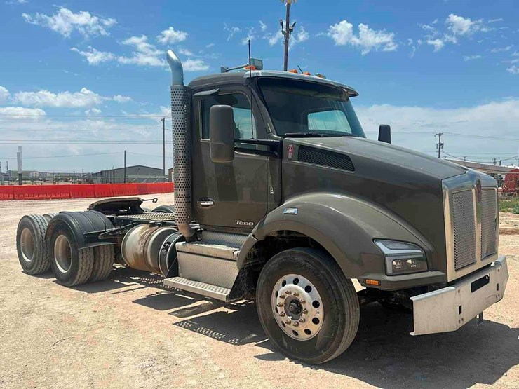2019-kenworth-t880-image-2