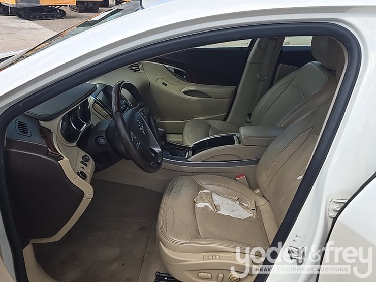 2010-buick-lacrosse-cxs-image-34