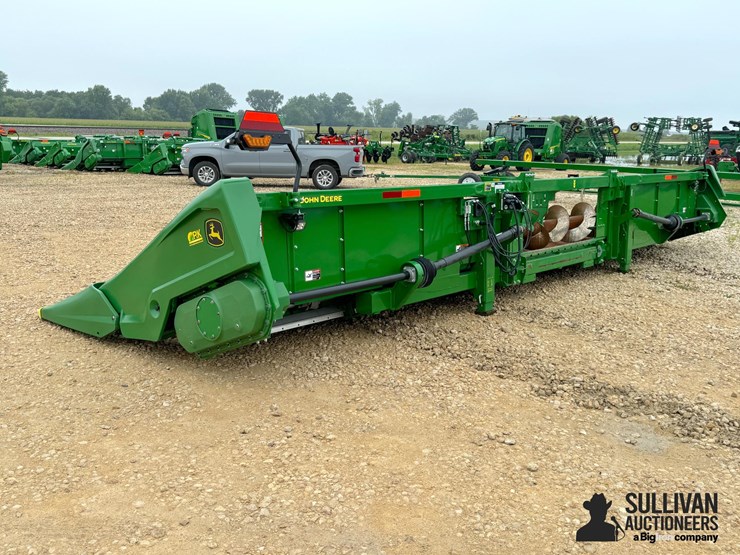 2022-john-deere-c12r-image-5