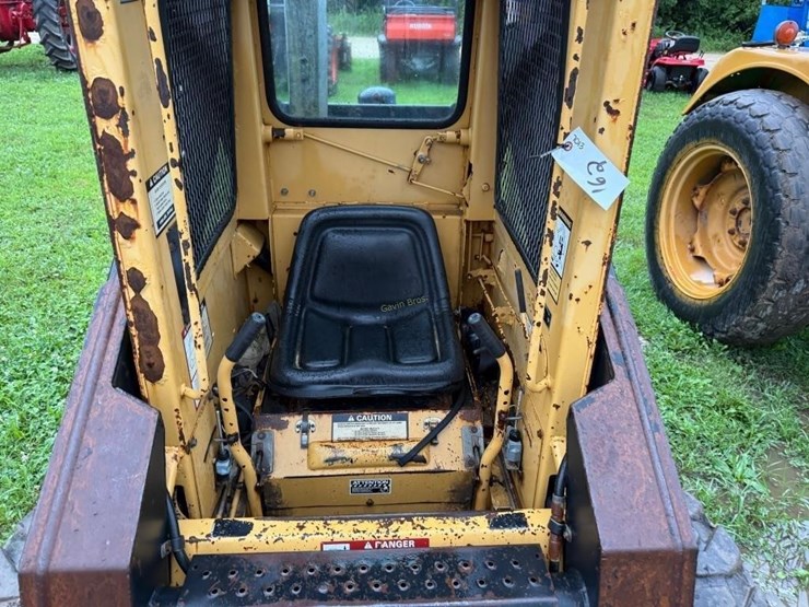 new-holland-l455-image-10