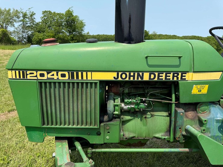 john-deere-2040-image-11