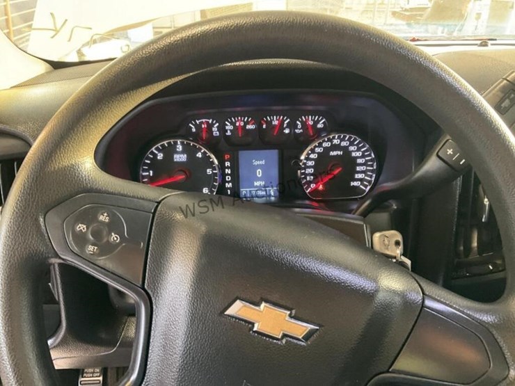 2015-chevrolet-silverado-3500hd-image-21