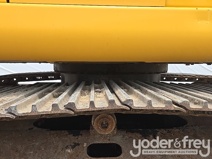 2022-deere-130g-image-43