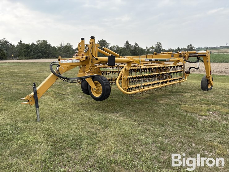 2015-vermeer-r2800-image-1