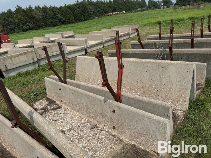 concrete-feed-bunks-image-12