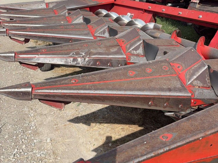 2024-massey-ferguson-863-image-6