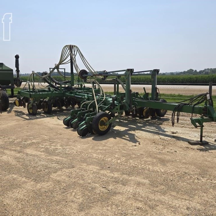 JOHN DEERE 7000