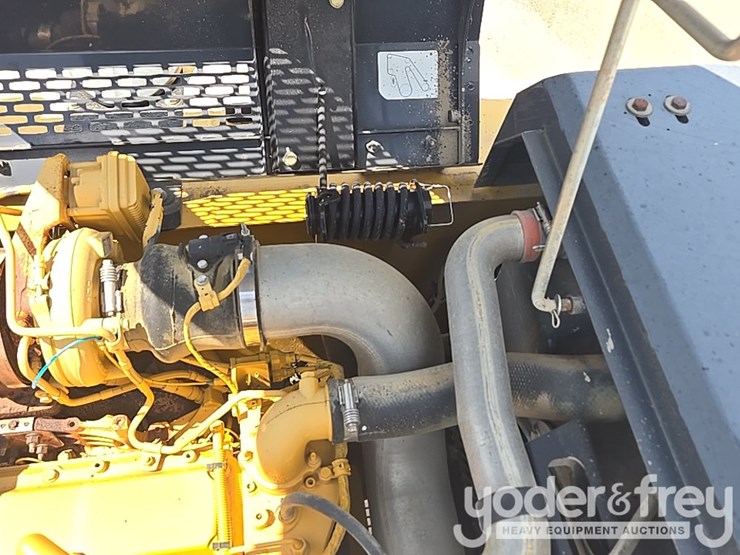 2017-deere-210g-lc-image-59