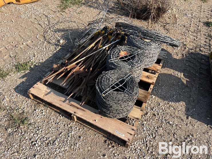 barbed-wire-&-posts-image-1