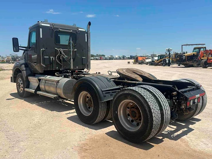 2019-kenworth-t880-image-5