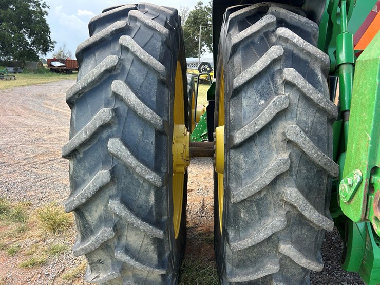 2010-john-deere-8320r-image-11