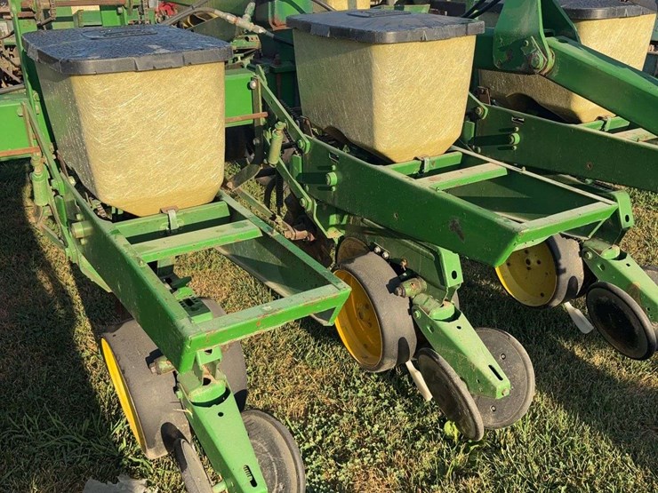 john-deere-7000-image-10