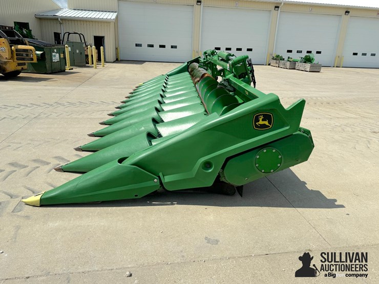 2023-john-deere-c12f-image-2