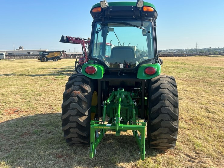 2024-john-deere-4052r-image-4