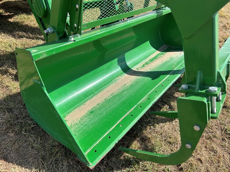 2023-john-deere-6120m-image-21