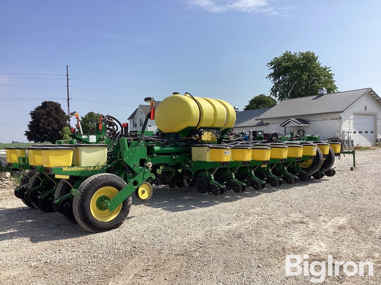 2006-john-deere-1770-image-5