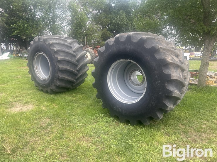firestone-1250/45-32-tires-&-rims-image-1