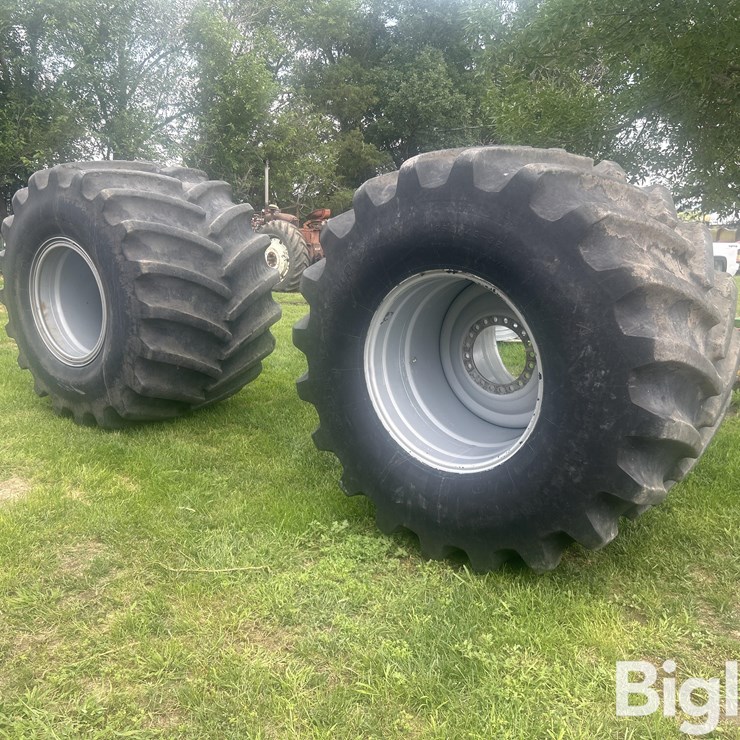 Firestone 1250/45-32 Tires & Rims