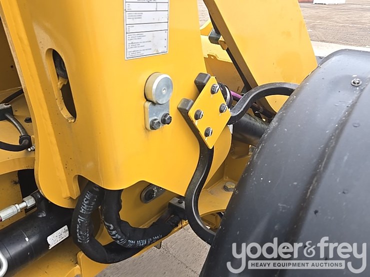 2023-caterpillar-908-image-26