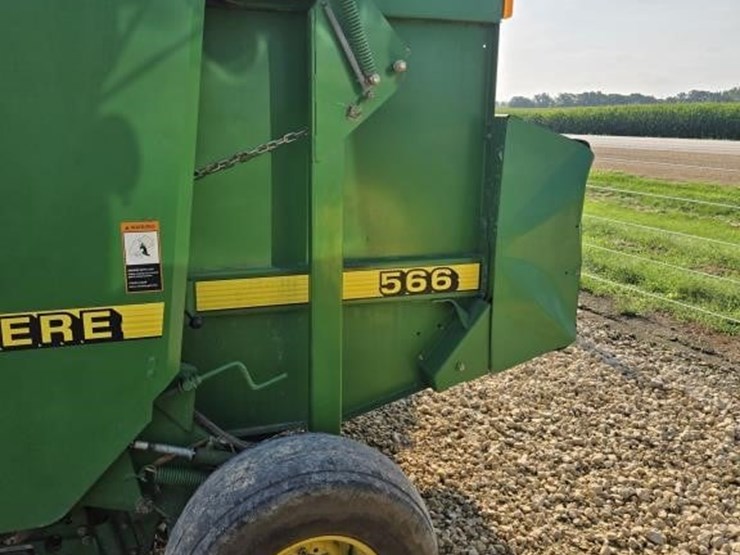 1989-john-deere-566-image-7